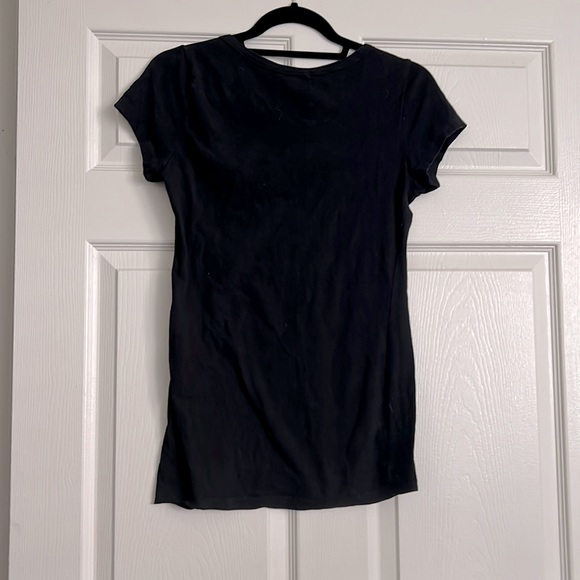 Timing basic black v-neck tshirt - Picture 2 of 2